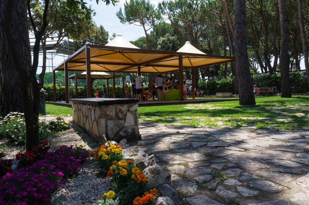 Holiday Village Fondi Εξωτερικό φωτογραφία