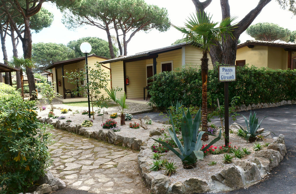 Holiday Village Fondi Εξωτερικό φωτογραφία