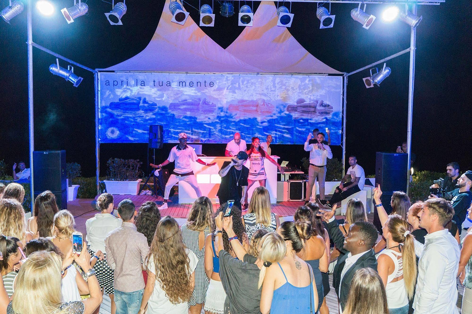 Holiday Village Fondi Εξωτερικό φωτογραφία