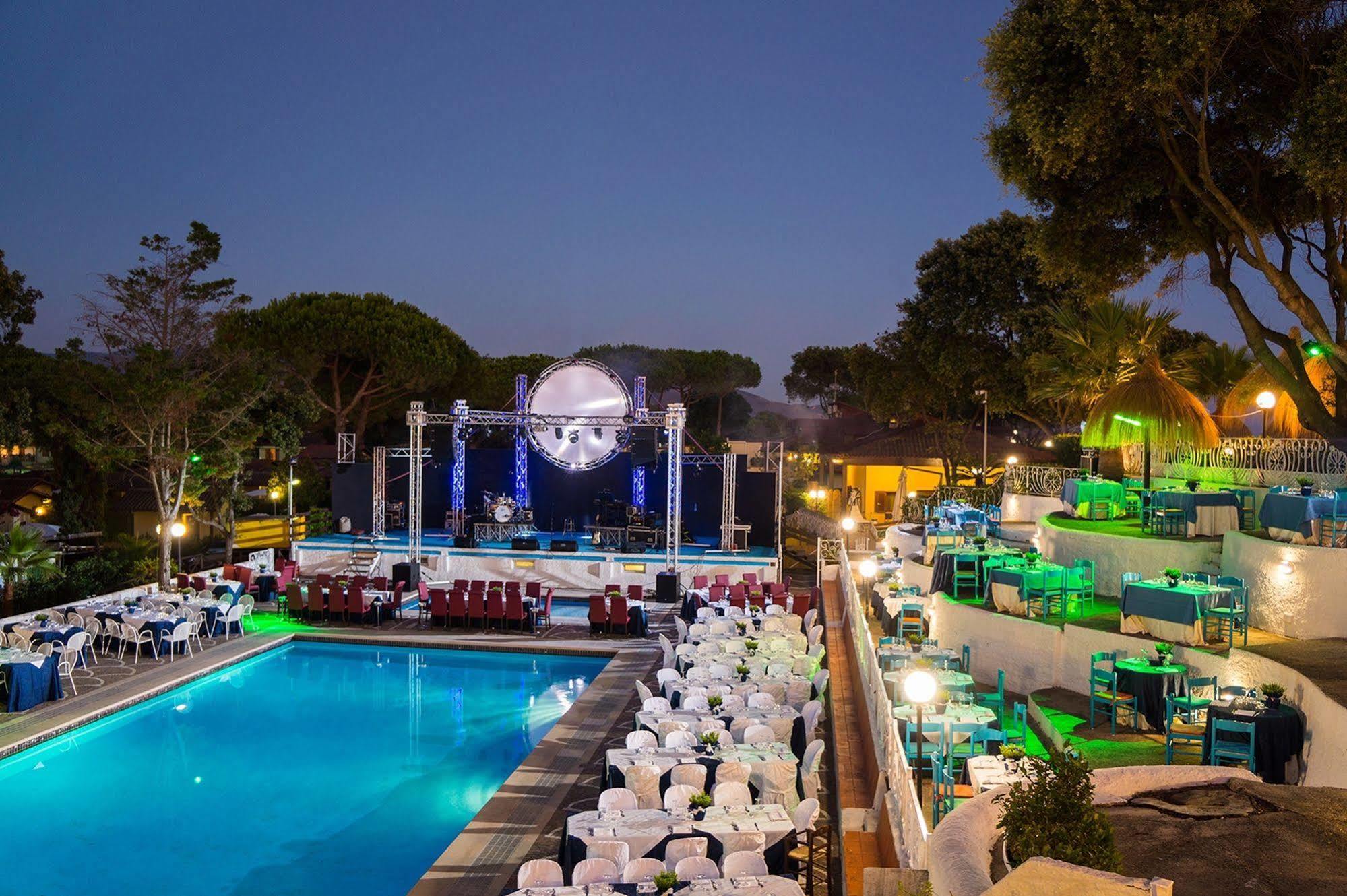 Holiday Village Fondi Εξωτερικό φωτογραφία