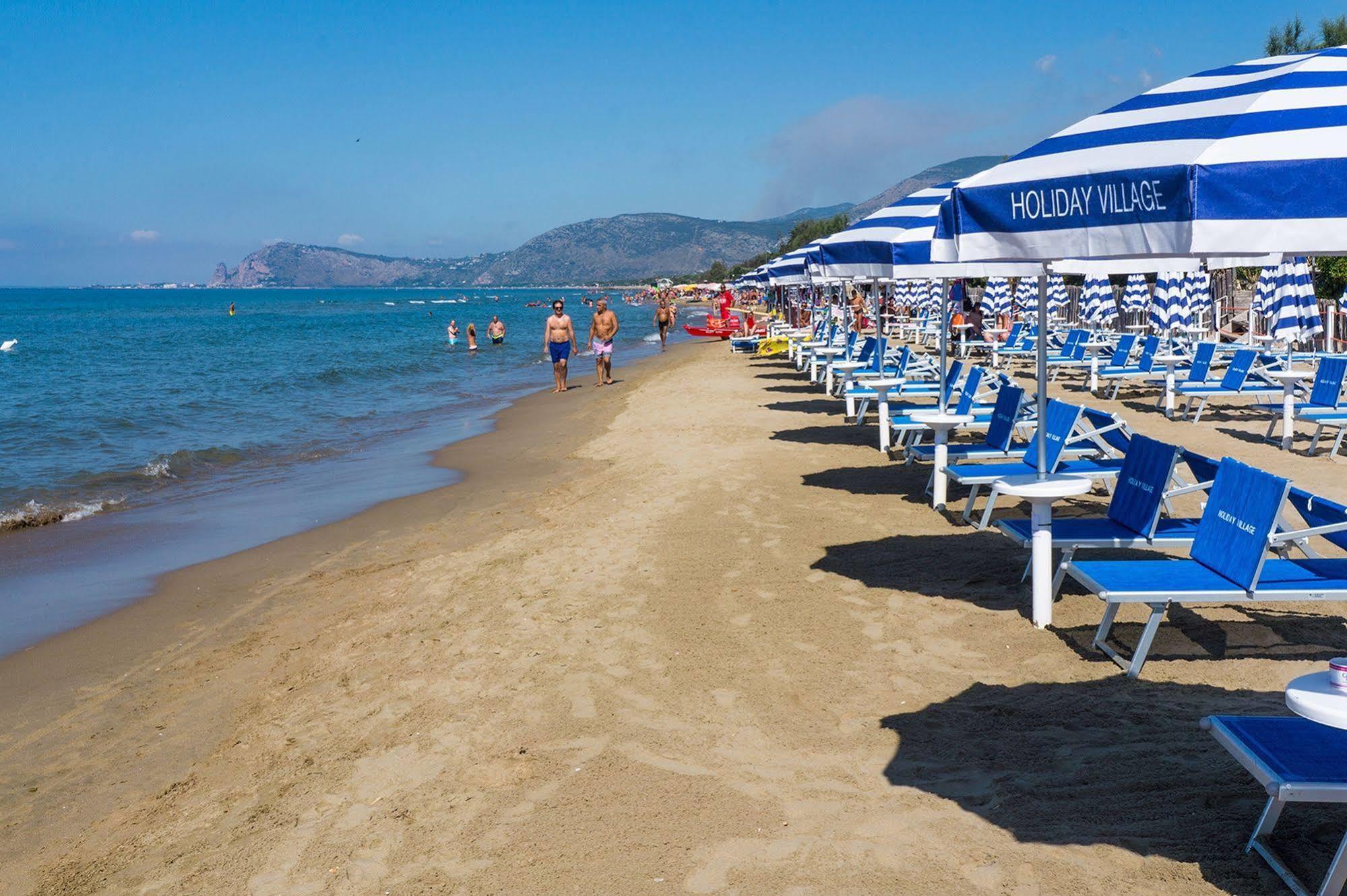 Holiday Village Fondi Εξωτερικό φωτογραφία